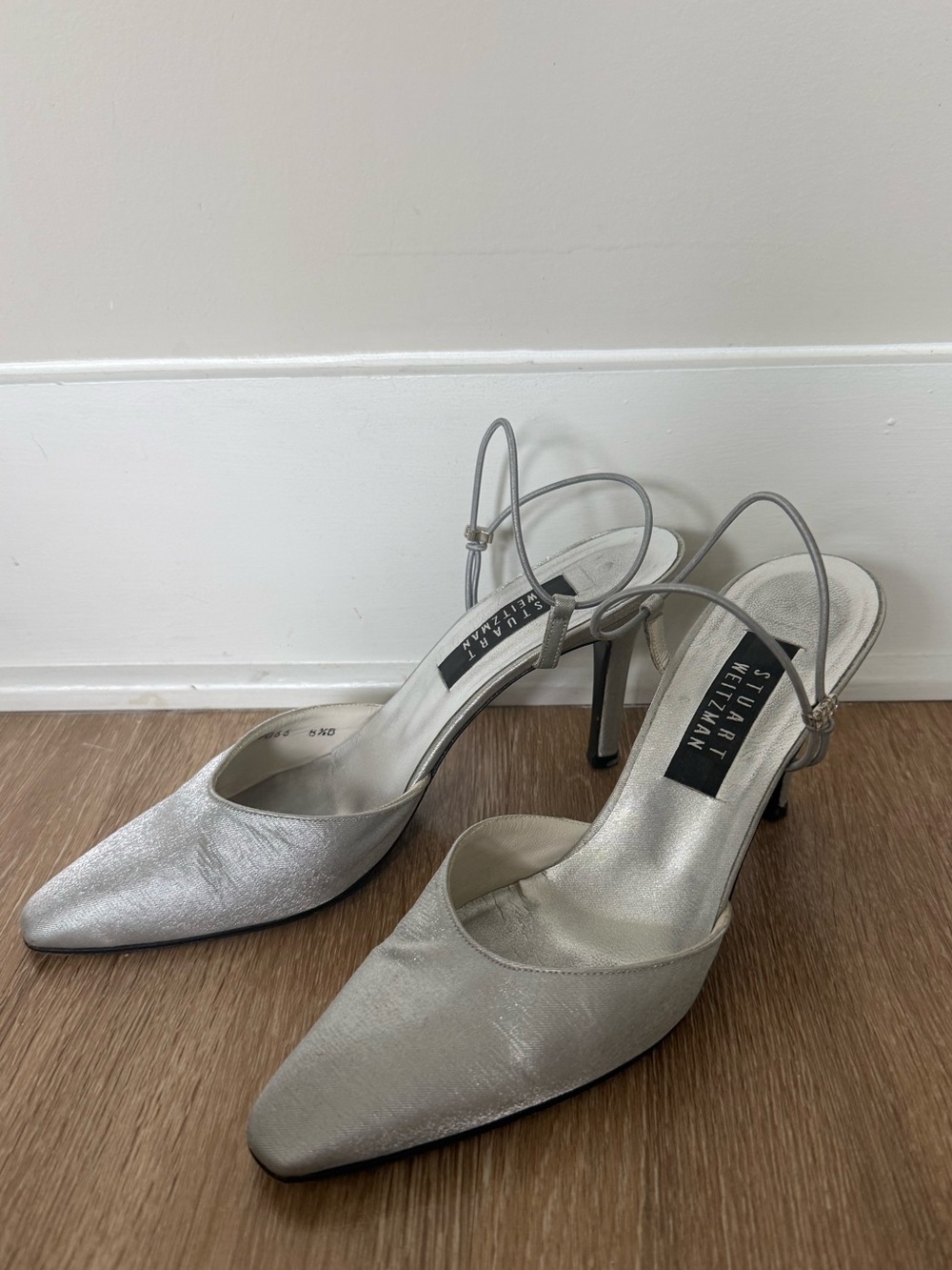 Vintage Stuart Weitzman Silver Sling back Pumps 2.25” heel size 8.5